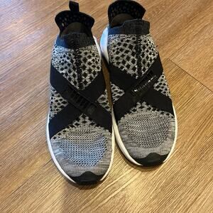 Womens Puma shoes 7.5